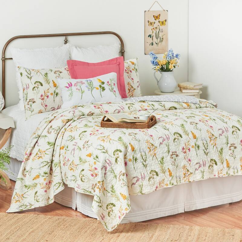 Genevieve Floral Botanical Quilt Set