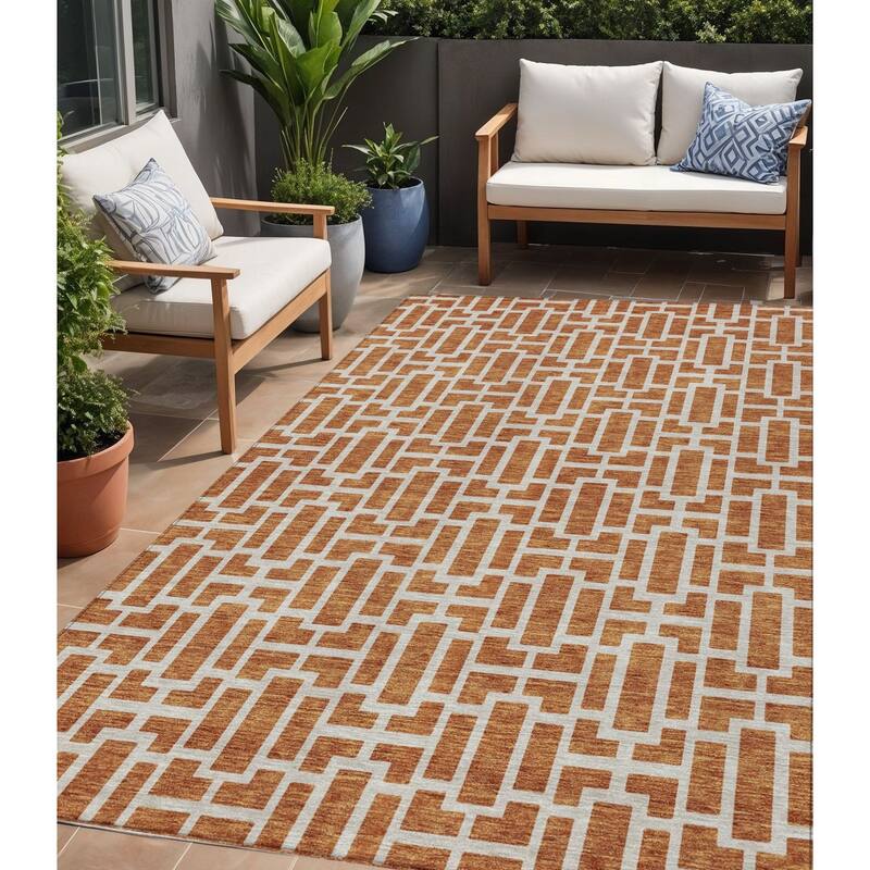 HomeRoots Geometric Transitional Rectangle Outdoor Rug - 5' X 8'