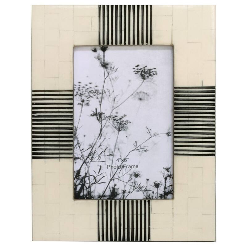 Abstract Striped Picture Frame For 4" x 6" Photo Black White