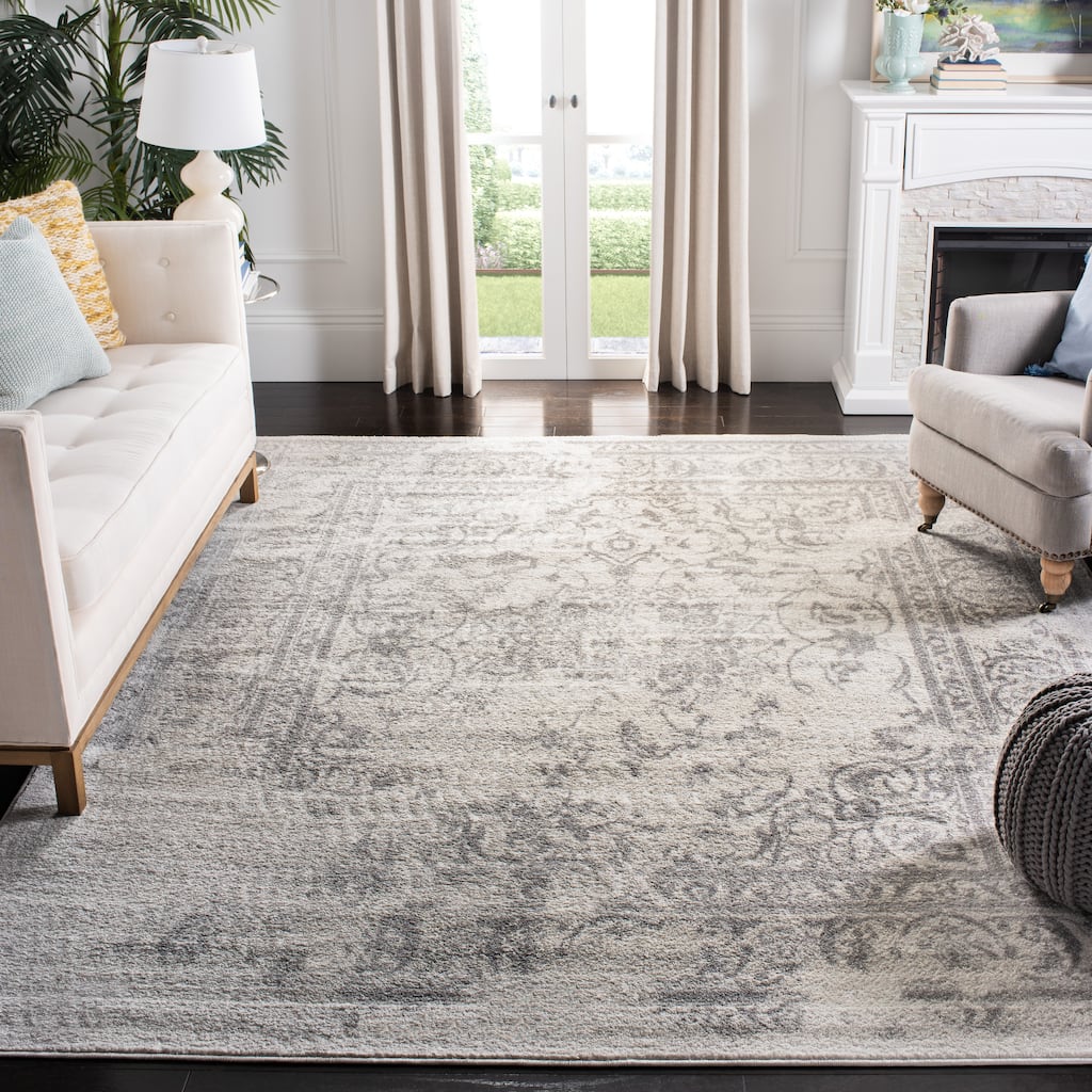 SAFAVIEH Adirondack Sierra Vintage Oriental Distressed Rug - Ivory/Silver - 6' x 9'