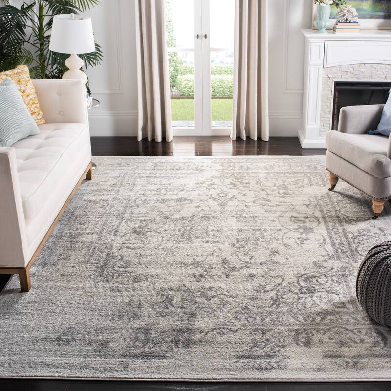 SAFAVIEH Adirondack Sierra Vintage Oriental Distressed Rug - 6' x 9' - Ivory/Silver