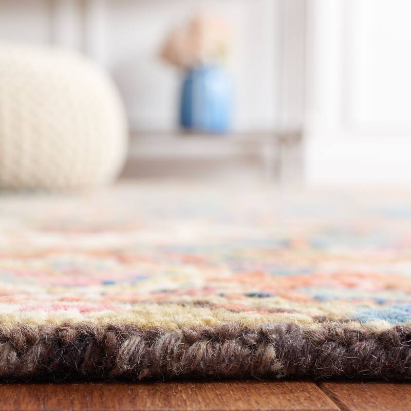 SAFAVIEH Handmade Blossom Milagrosa Floral Wool Rug