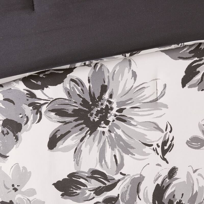 Renee Black/ White Floral Print Comforter Set by Intelligent Design