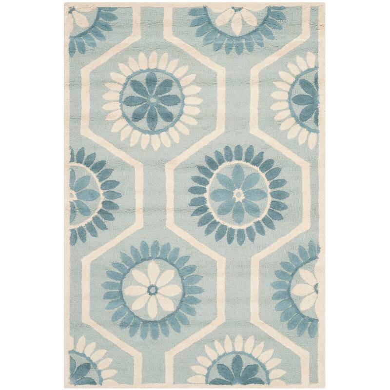 SAFAVIEH Handmade Cambridge Edeltraud Modern Moroccan Wool Rug - 4' x 6' - Blue/Ivory