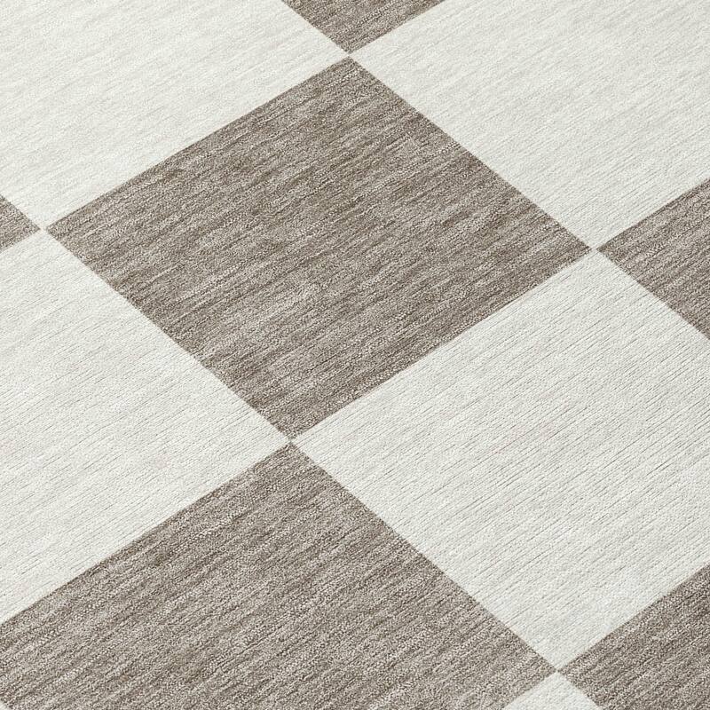 Machine Washable Indoor/ Outdoor Modern Checker Chantille Rug