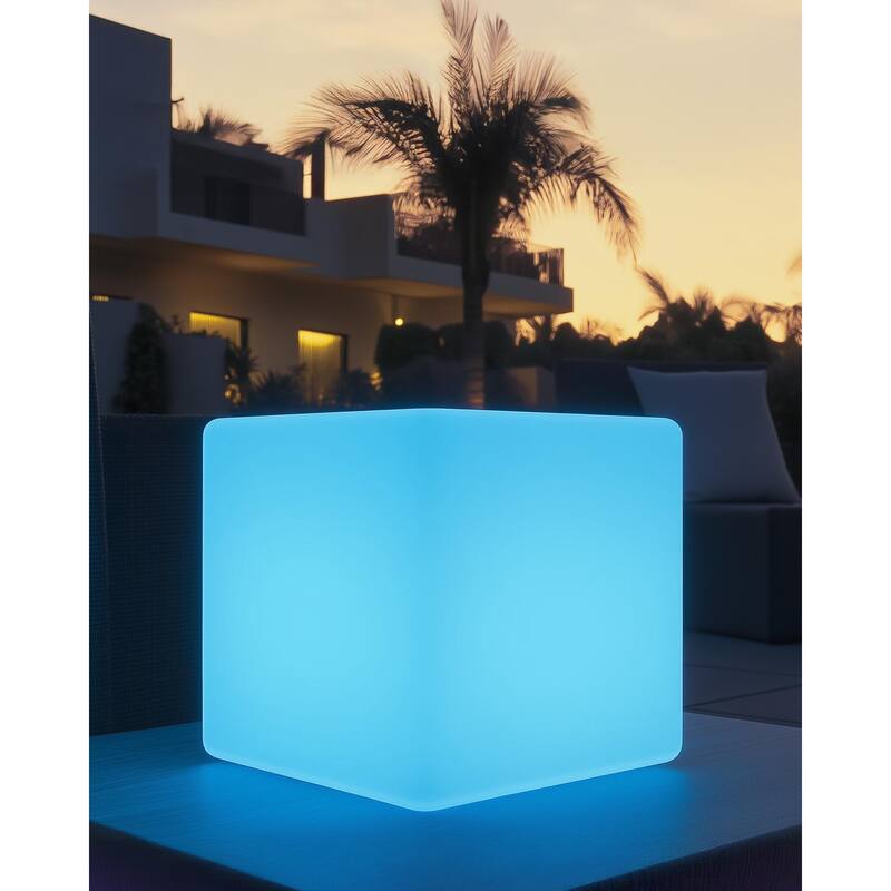 Livabliss Summerfest Traditional Accent Table Lamp