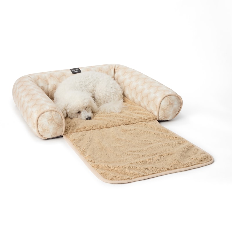 NICOLE MILLER NEW YORK PET Kendall Fluted Geo Cozy Couch Protector Pet Bed - 40.55"X23.62"X4.72"