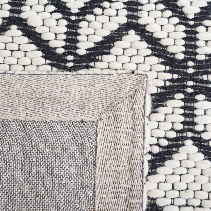 SAFAVIEH Handmade Vermont Toya Geometric Wool Rug