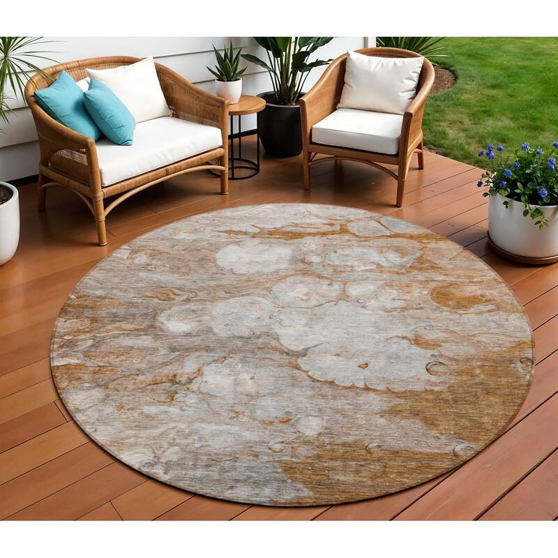 HomeRoots Abstract Transitional Rectangle Outdoor Rug - 8' Round