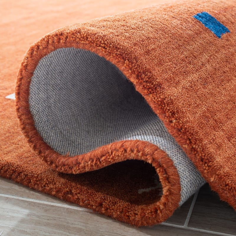 SAFAVIEH Handmade Himalaya Breann Border Wool Rug - 4' Square - Rust - Square