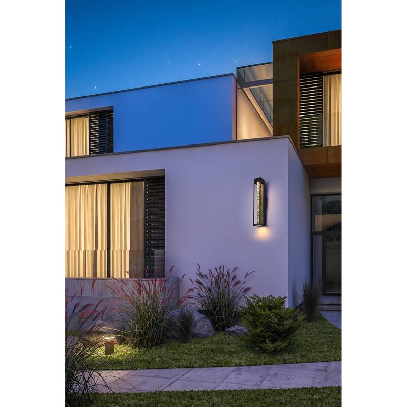 Julius LED Outdoor Wall sconce in Black