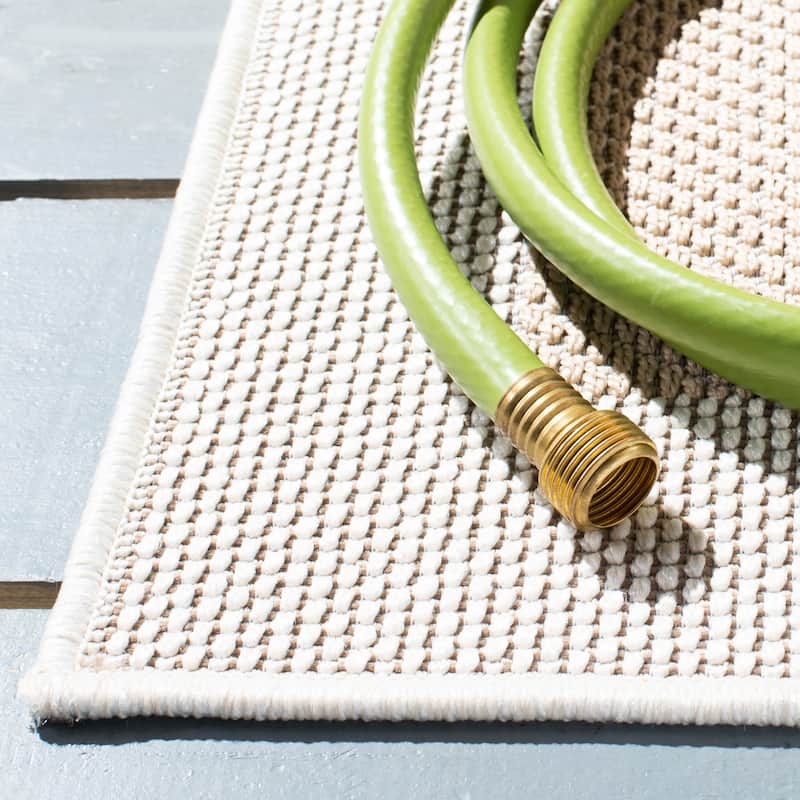 Martha Stewart by SAFAVIEH Washable Temenuzka Indoor/ Outdoor Waterproof Rug