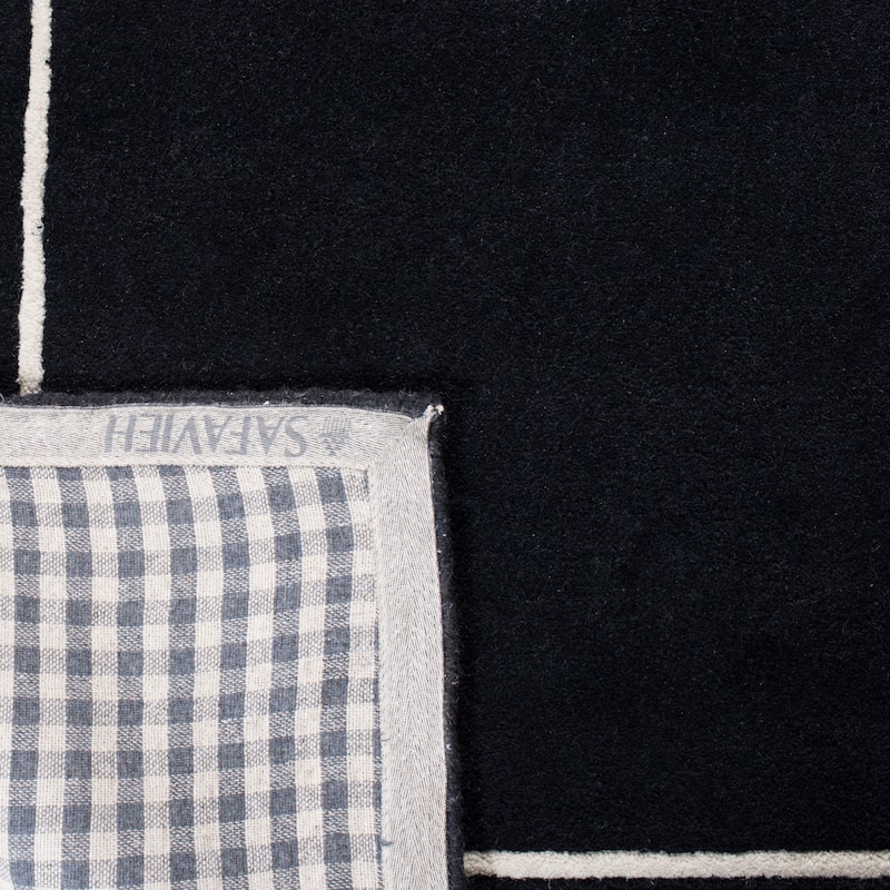 SAFAVIEH Handmade Bella Alverta Dotted Border Wool Rug
