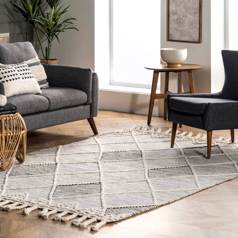Nuloom Becca Diamond Trellis Tassel Wool Area Rug - 5' x 8' - Ivory - Rectangle