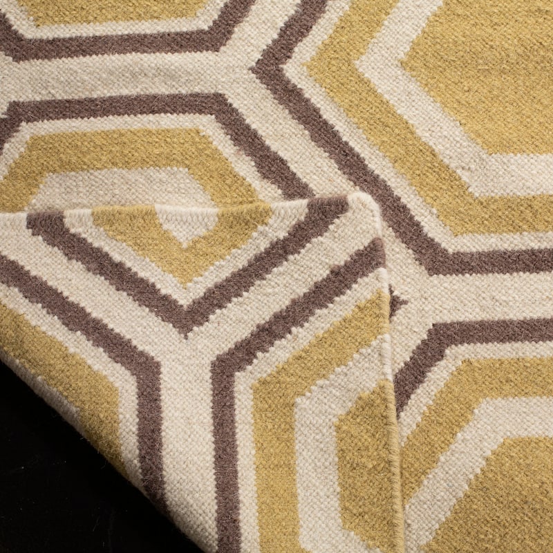SAFAVIEH Handmade Flatweave Dhurries Tina Modern Wool Rug