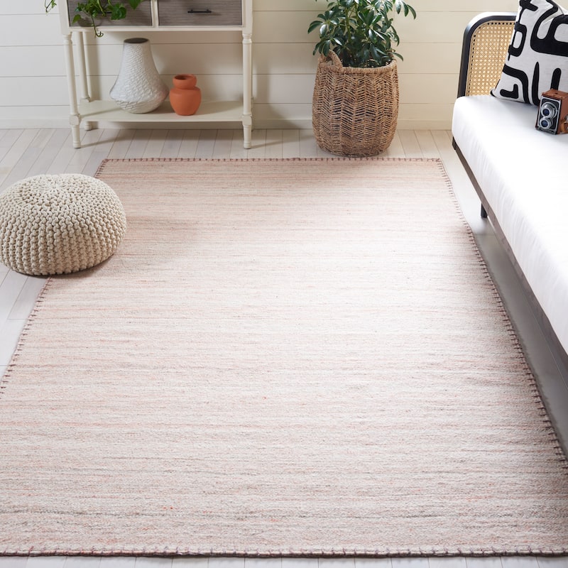 SAFAVIEH Flatweave Kilim Mizuki Wool Rug - 5' x 8' - Light Pink