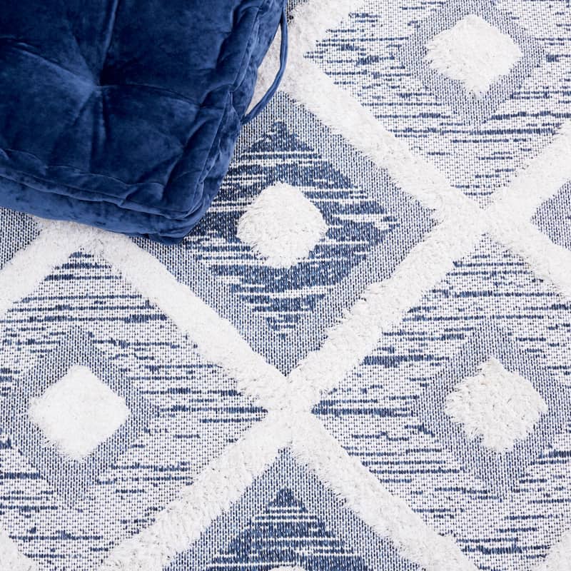 SAFAVIEH Augustine Eloina Trellis Fringe Rug