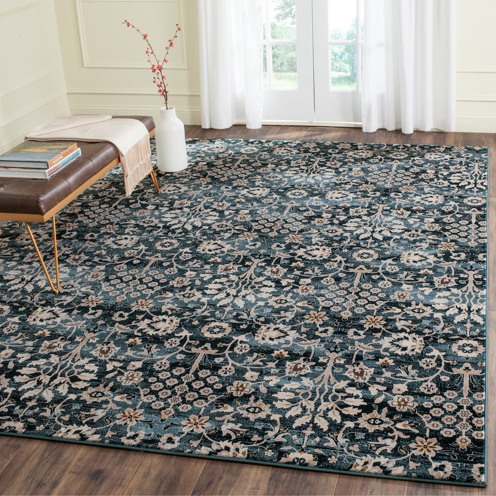 SAFAVIEH Serenity Wendel Traditional Oriental Rug with Fringe