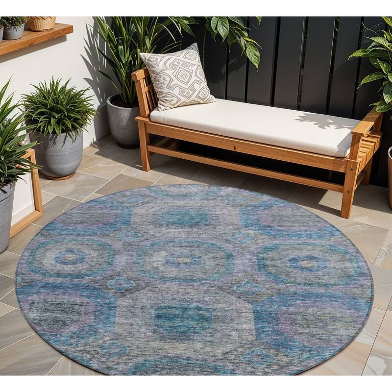 HomeRoots Geometric Transitional Rectangle Outdoor Rug - 8' Round