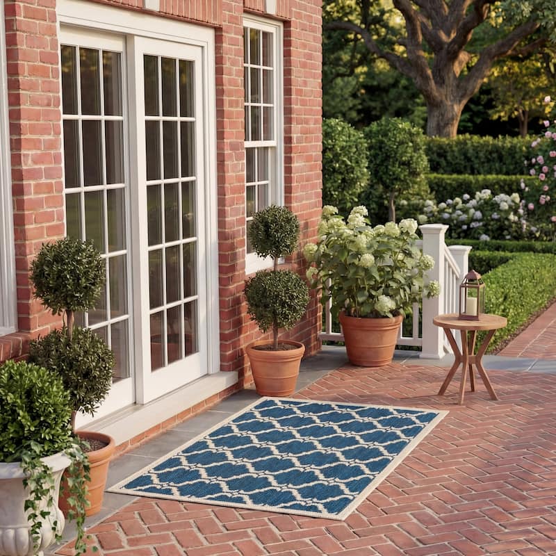 SAFAVIEH Courtyard Charleen Indoor/ Outdoor Waterproof Patio Backyard Rug
