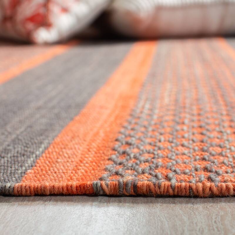 SAFAVIEH Handmade Flatweave Kilim Deva Wool Rug
