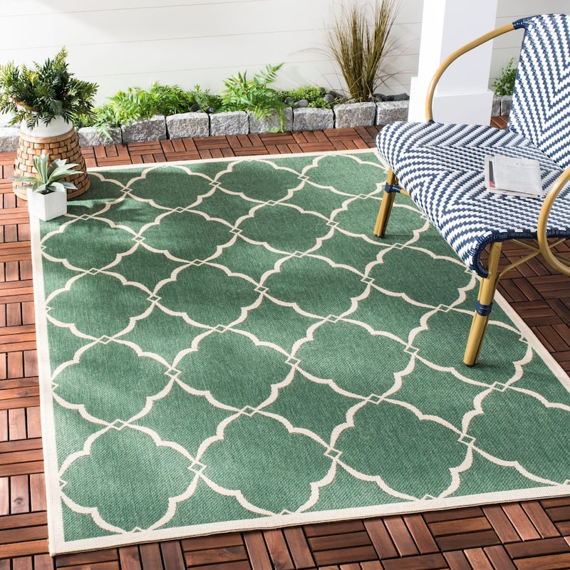 SAFAVIEH Beach House Caetana Indoor /Outdoor Waterproof Patio Backyard Rug - 6'7" x 9'2" - Green/Creme