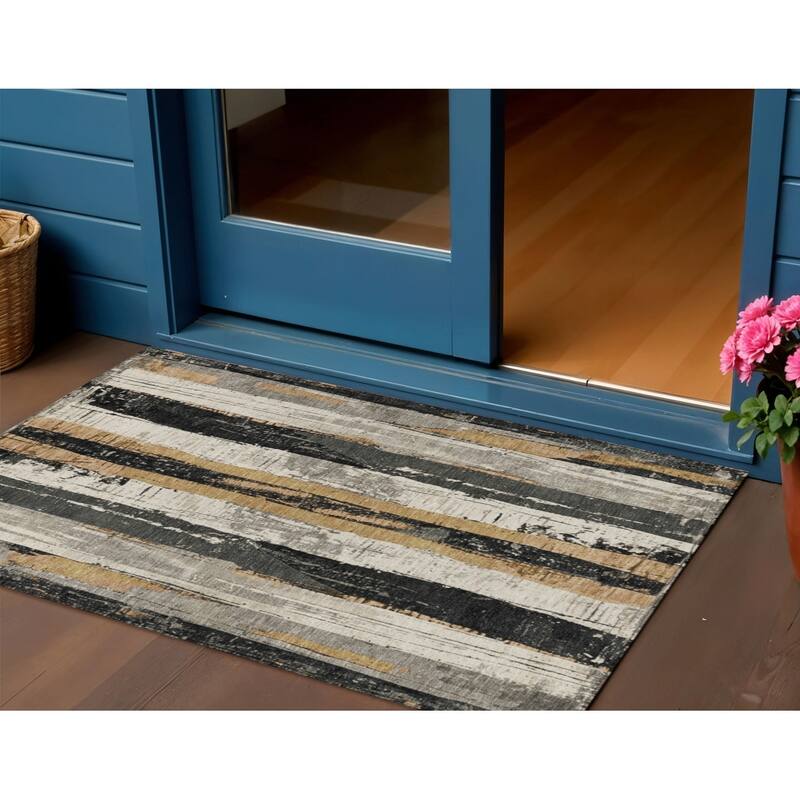 HomeRoots Striped Transitional Rectangle Outdoor Rug - 3' x 5'