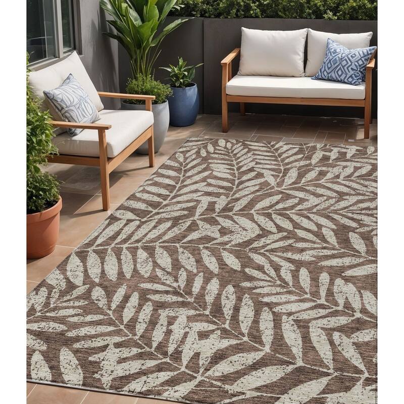 HomeRoots Floral Transitional Rectangle Outdoor Rug - 5' X 8'