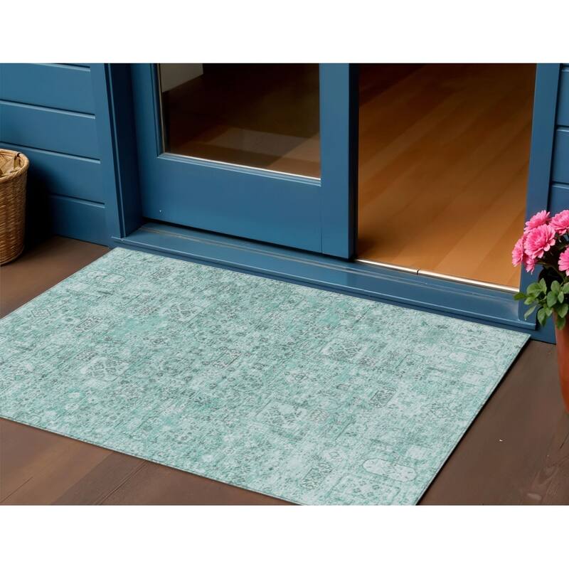 HomeRoots Floral Transitional Rectangle Outdoor Rug - 3' x 5'