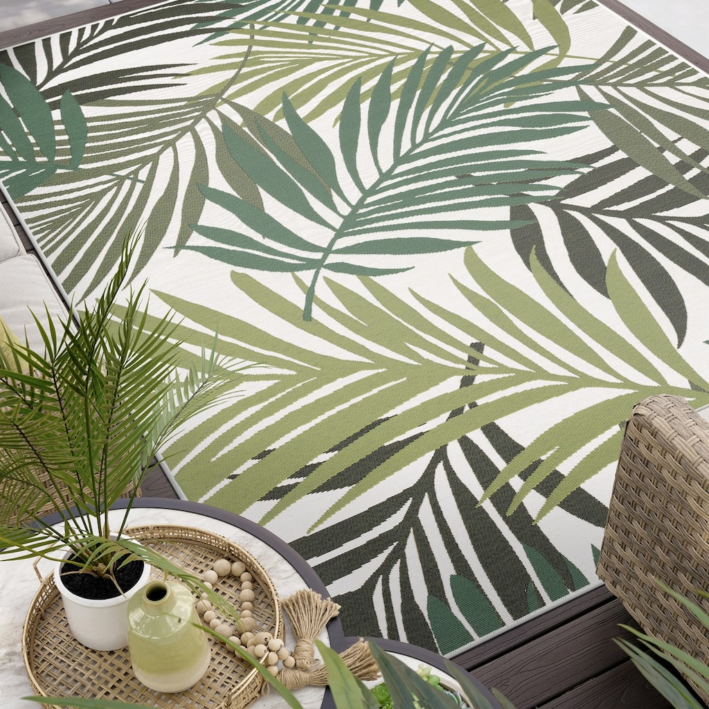 Sizzling Nautical & Coastal Floral & Botanical Indoor/Outdoor Area Rug