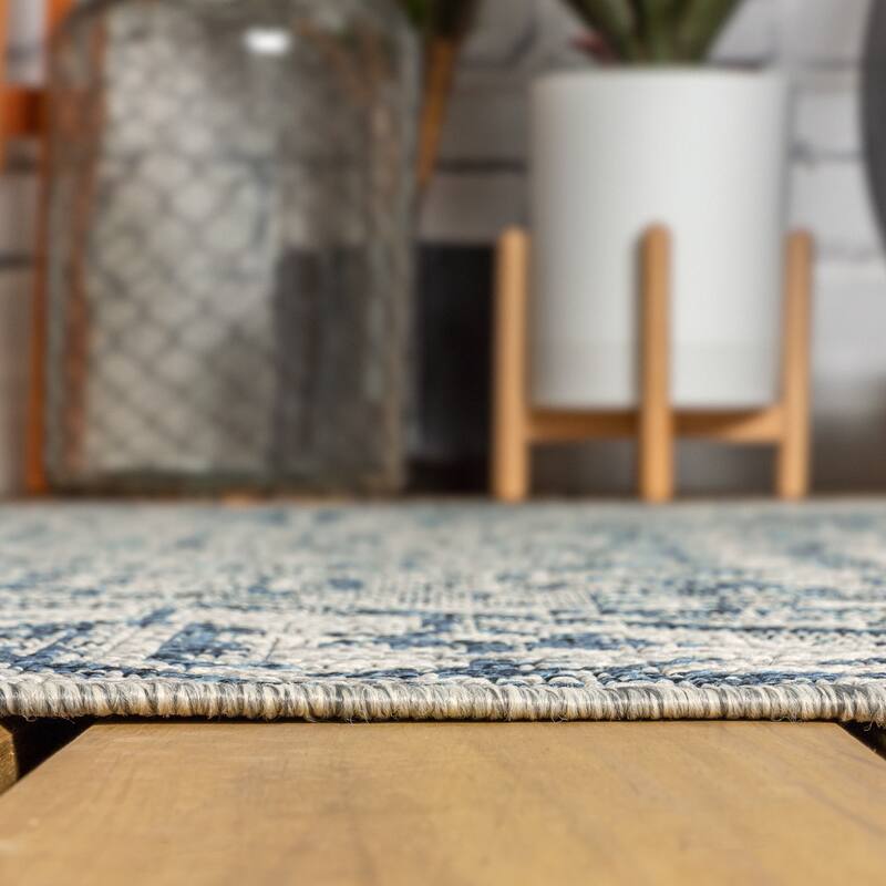 JONATHAN Y Charleston Medallion Indoor/Outdoor Area Rug