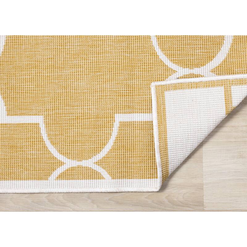Yellow White Reversible Geometric Indoor/Outdoor Area Rug