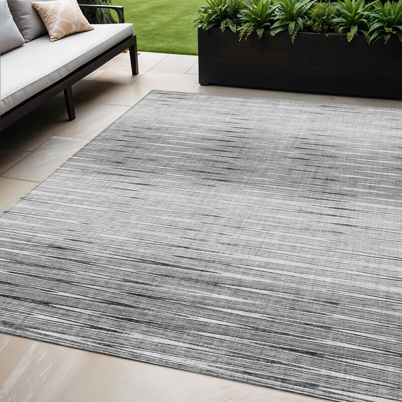 HomeRoots Abstract Transitional Rectangle Outdoor Rug - 5' X 8'