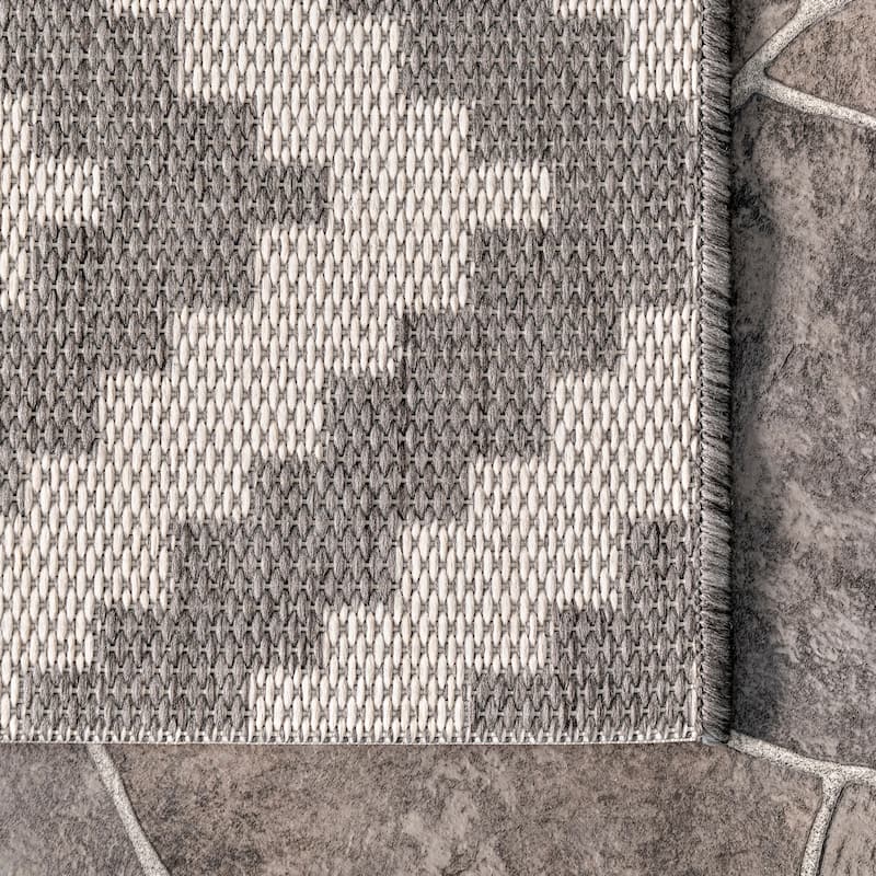 Nuloom Indoor/Outdoor Geometric Diamond Area Rug
