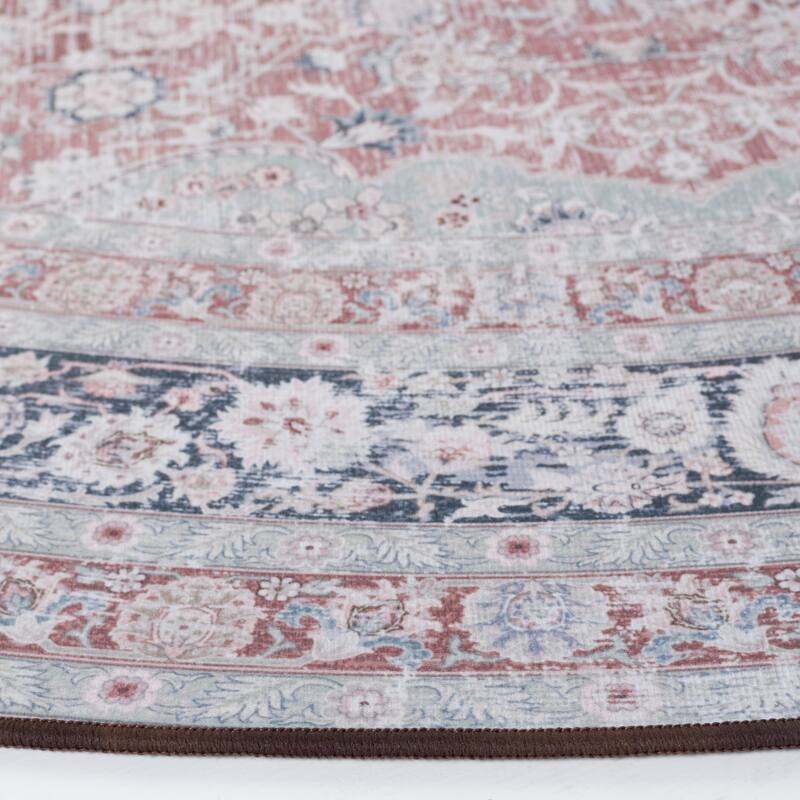 SAFAVIEH Tucson Machine Washable Slip Resistant Ueli Traditional Oriental