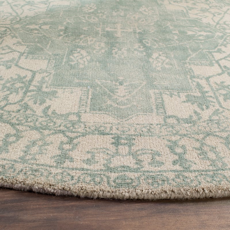 SAFAVIEH Handmade Restoration Vintage Boho Grisha Oriental Wool Rug