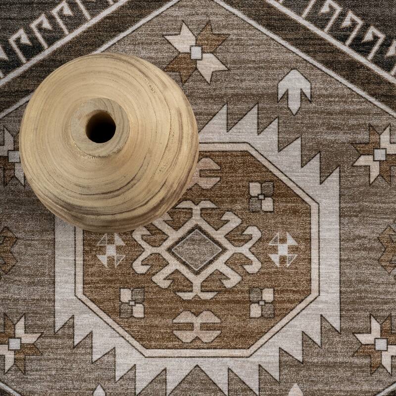 Nuloom Anette SplashGuard Vintage Medallion Machine Washable Area Rug
