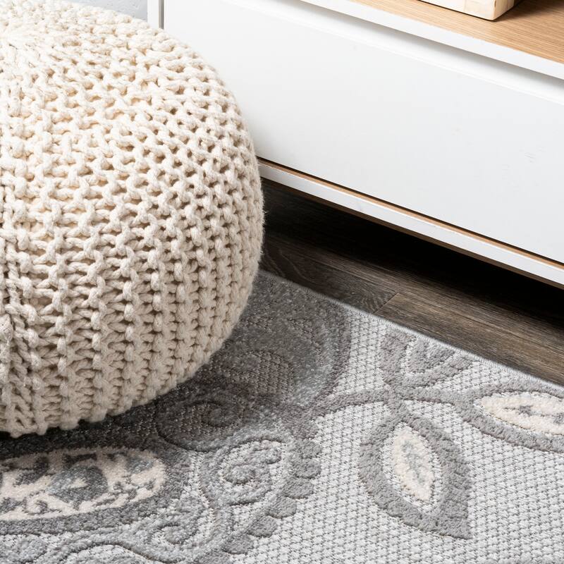 JONATHAN Y Gordes Paisley High-Low Indoor/Outdoor Area Rug