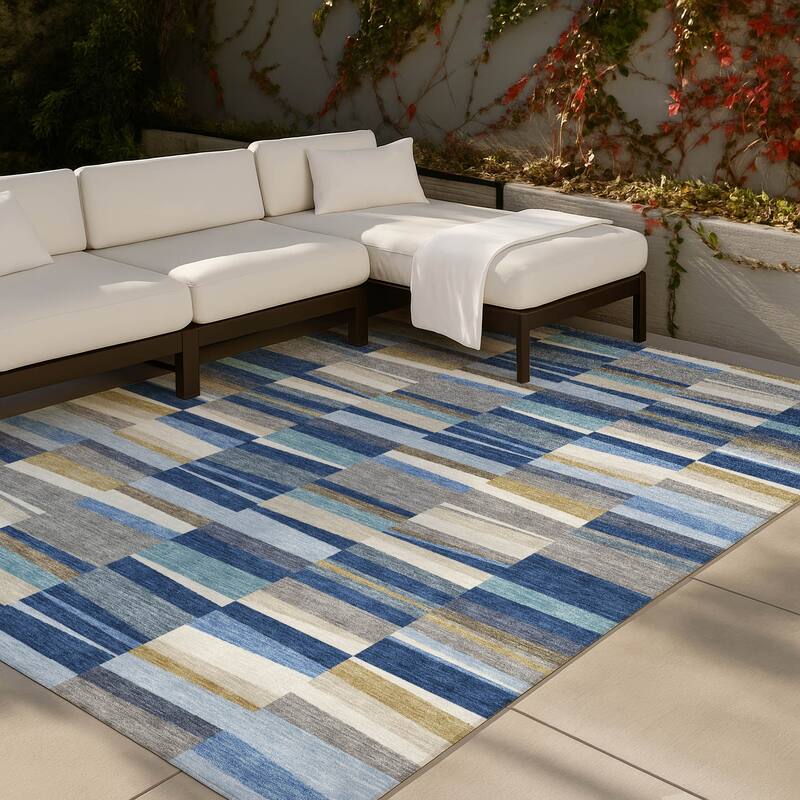 Machine Washable Indoor/ Outdoor Modern Antonito Chantille Rug