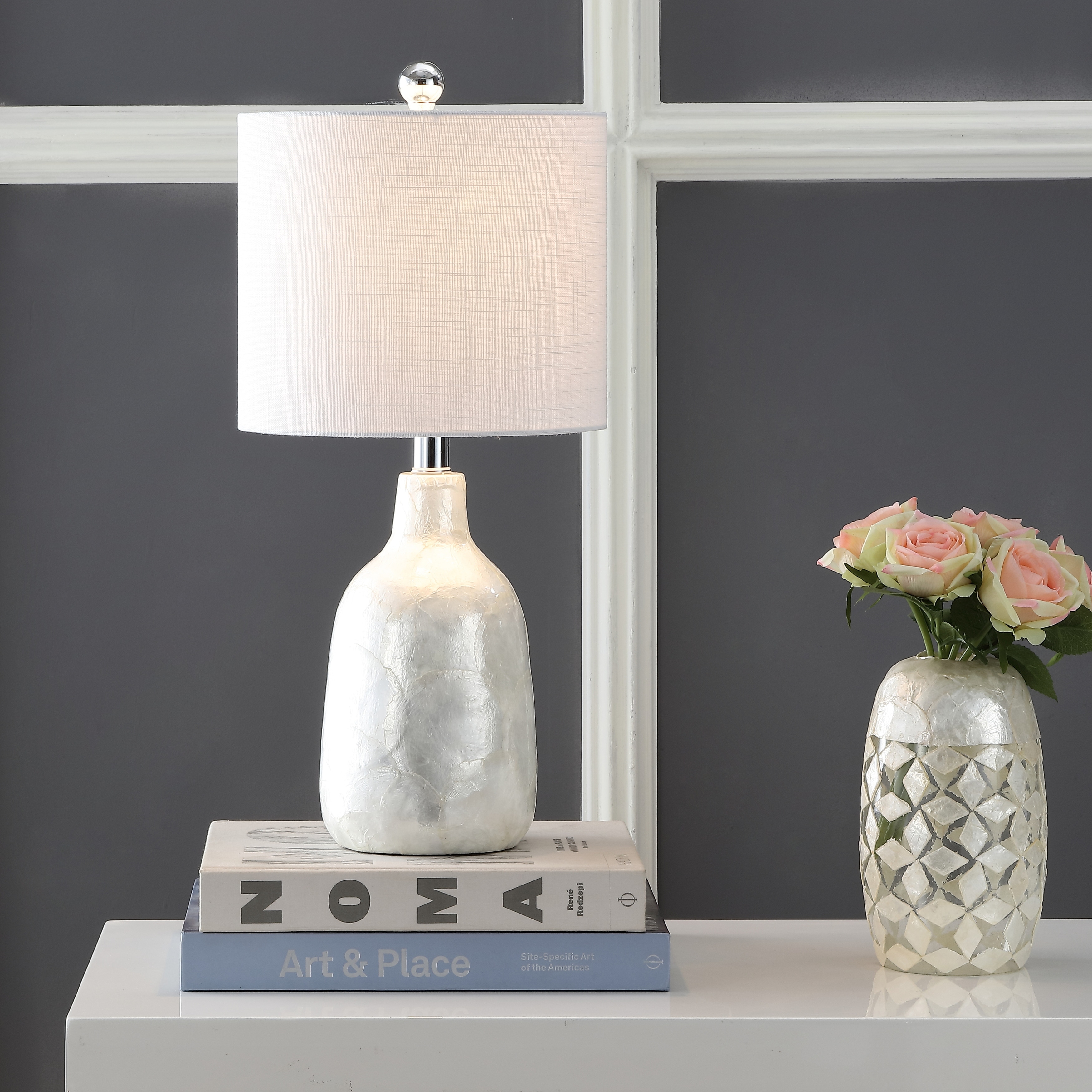 JONATHAN Y Louise 21" Seashell LED Table Lamp, Pearl