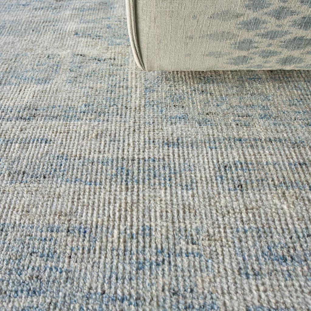 EXQUISITE RUGS Aldridge Hand-knotted Wool/Bamboo Silk Light Blue/Ivory Area Rug.