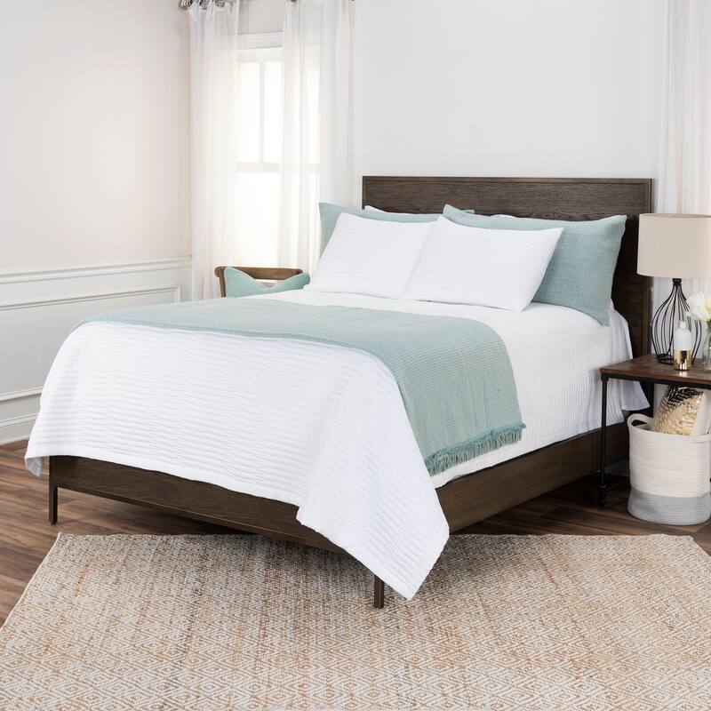 Blackberry Grove Parker Wave Pattern 3-Piece Quilt Set