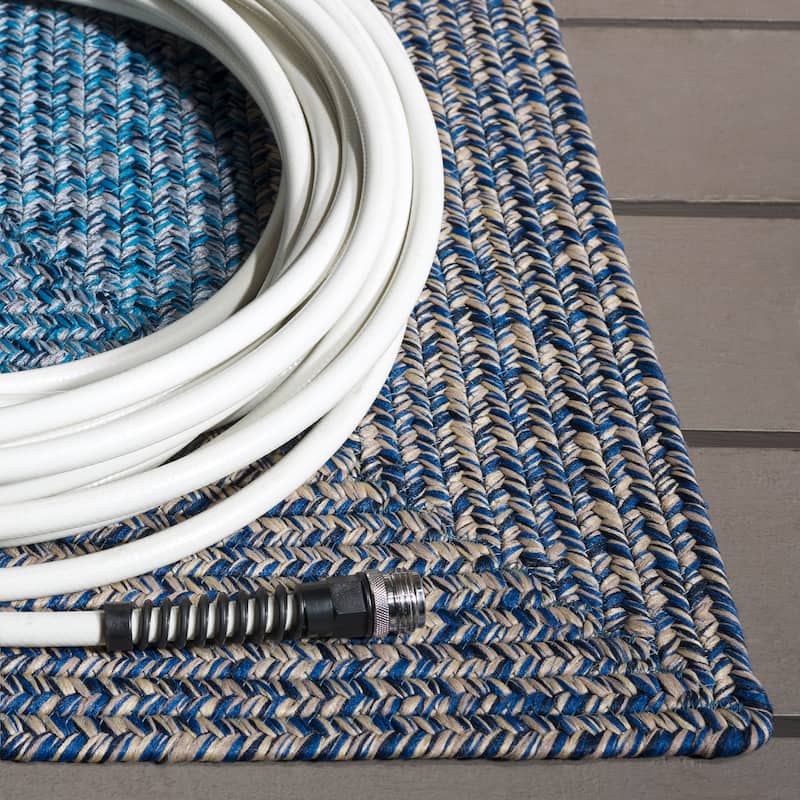 SAFAVIEH Handmade Braided Ecenur Indoor/Outdoor Machine Washable Rug