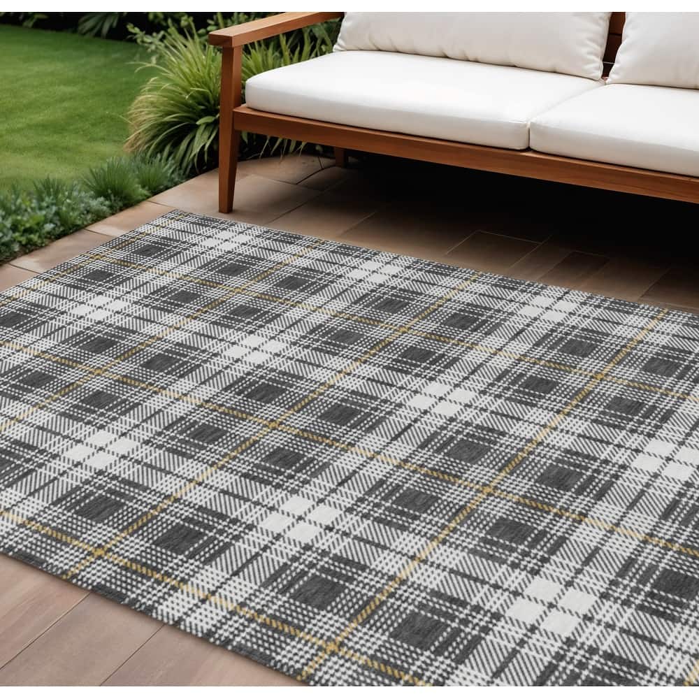 HomeRoots Plaid Transitional Rectangle Outdoor Rug