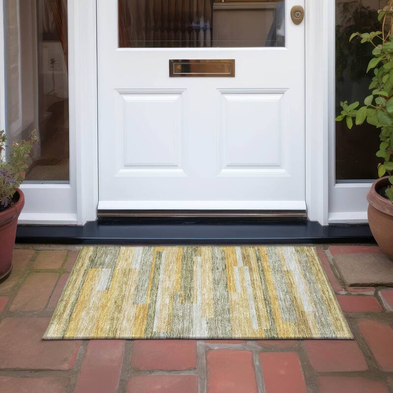Machine Washable Indoor/ Outdoor Modern Stripes Chantille Rug - Honey - 1'8" x 2'6"