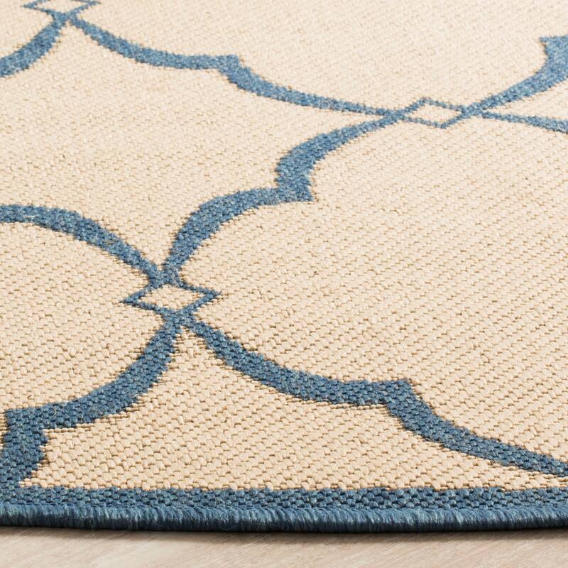 SAFAVIEH Linden Gaye Indoor/ Outdoor Waterproof Patio Backyard Rug.