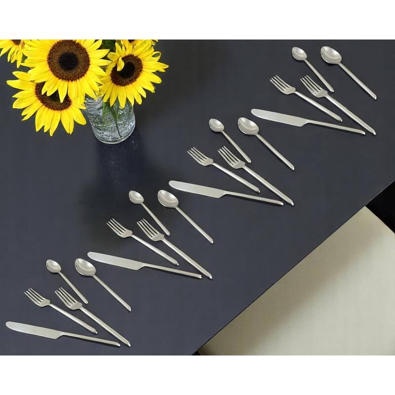 HomeRoots Glossy Silver Stainless Steel Twenty Piece Hand Forged Flatware Set - 2' X '1' X '9.1 - 2' X '1' X '9.1 - Service for 4