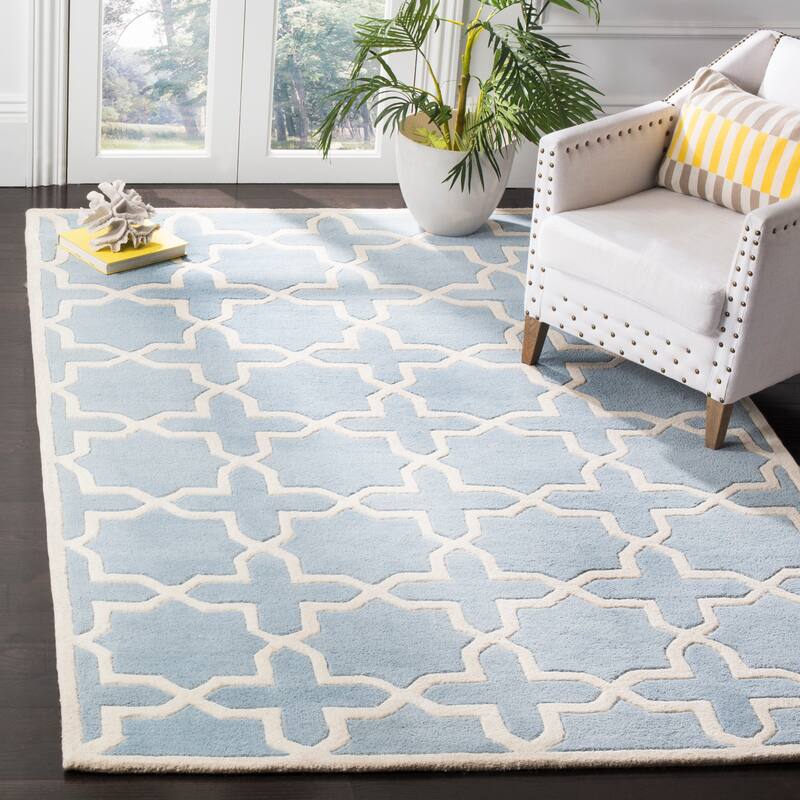 SAFAVIEH Handmade Chatham Begie Modern Moroccan Wool Rug - 4' x 6' - Blue/Ivory