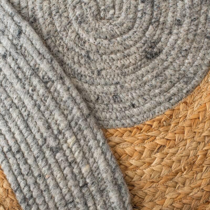 SAFAVIEH Handmade Braided Hvonn Jute Rug