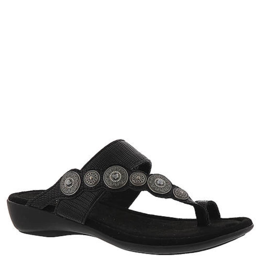 minnetonka black sandals